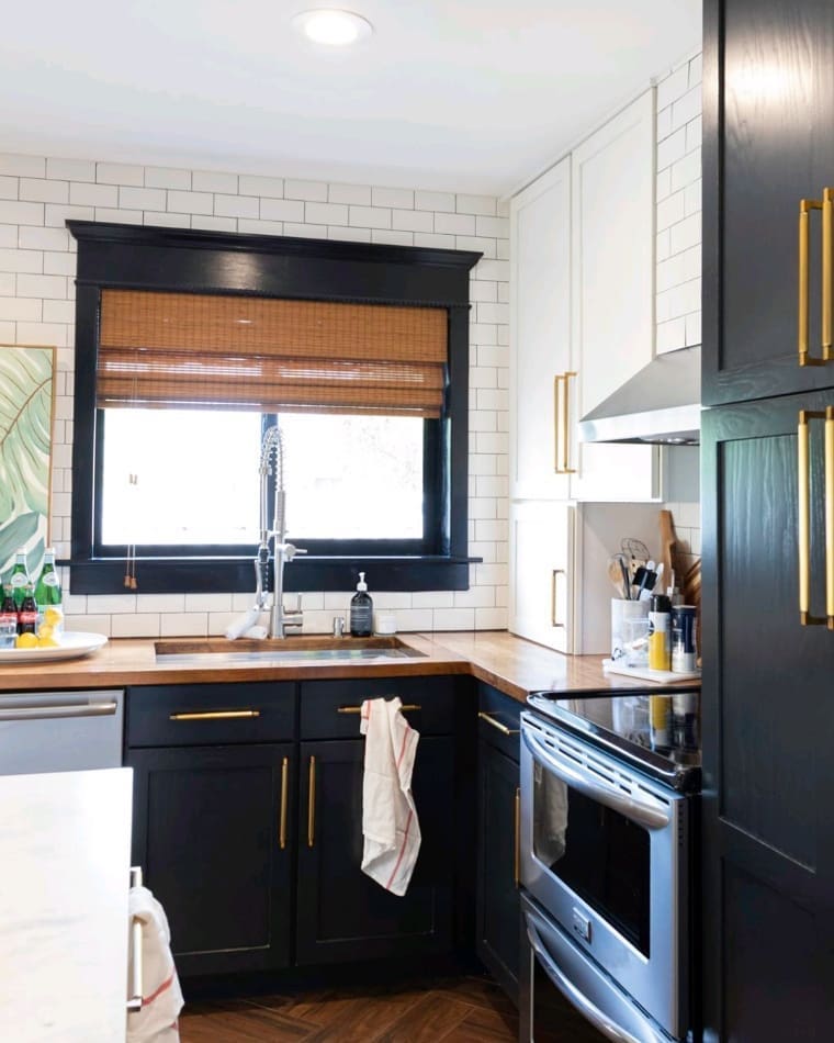 Black, white, and wood kitchens with bold contrast