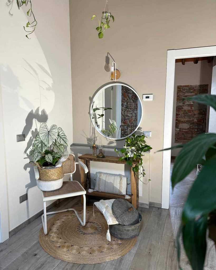 Neat and simple wall decor tips for minimalist living rooms