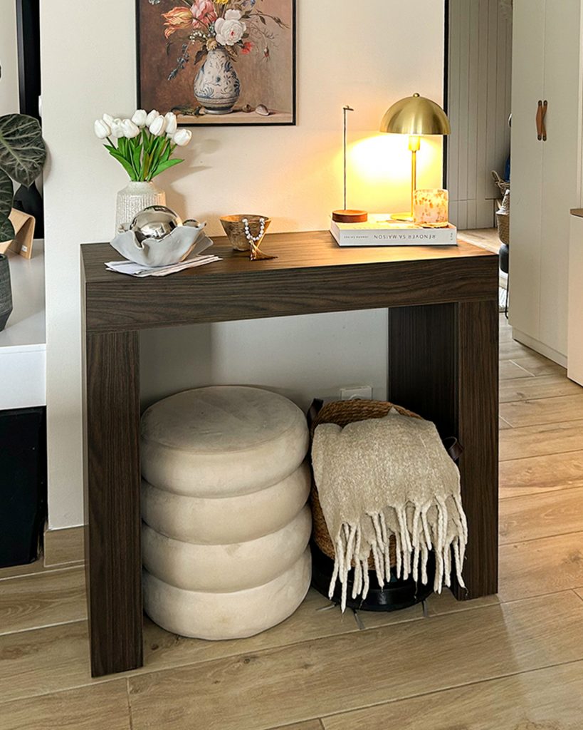 Wall Design Ideas That Shape the Entryway Look