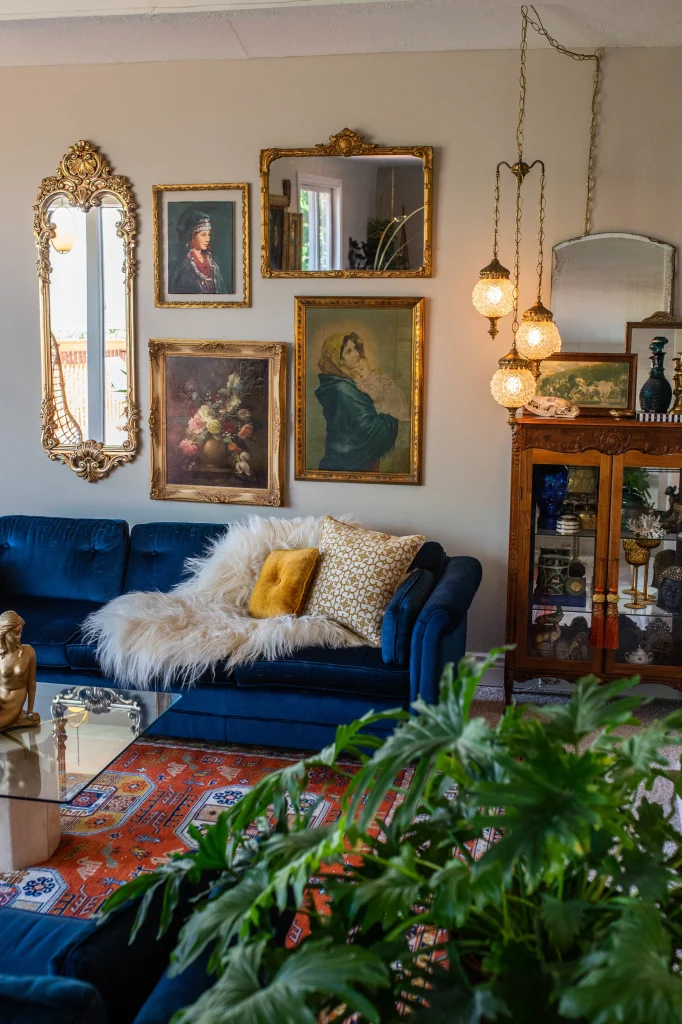 Floral wall decor ideas to add freshness to living rooms