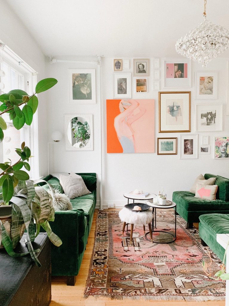 Creative and Eclectic Small Apartment Living Room Ideas