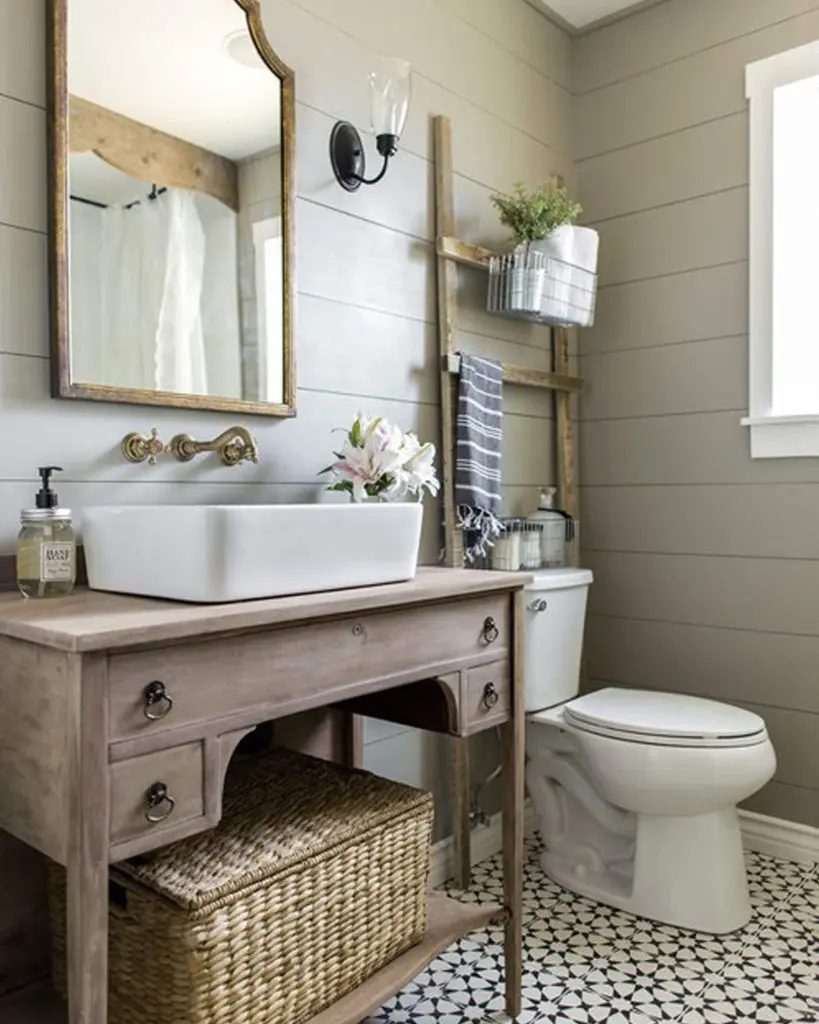 Warm and Cozy Farmhouse Basement Bathroom Ideas
