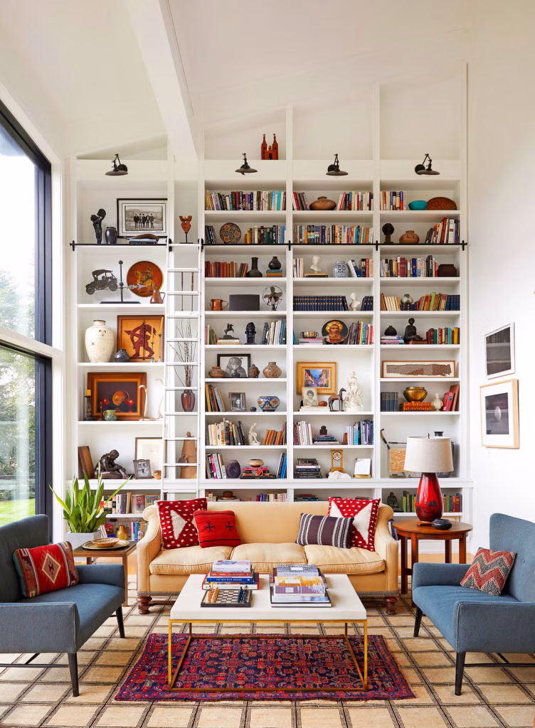 Clean and modern wall decor ideas for a refined living room
