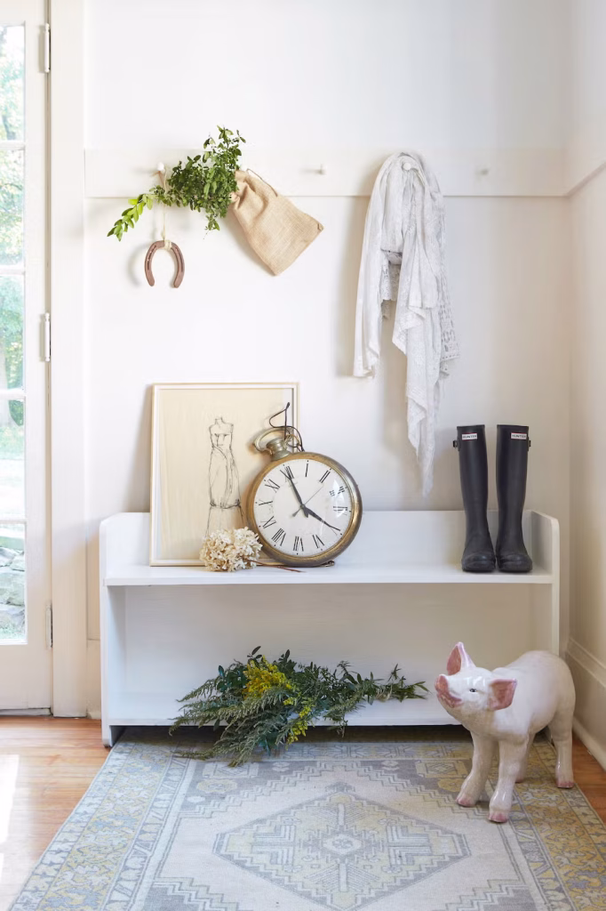 Bench Ideas That Combine Seating and Storage in Small Entryways