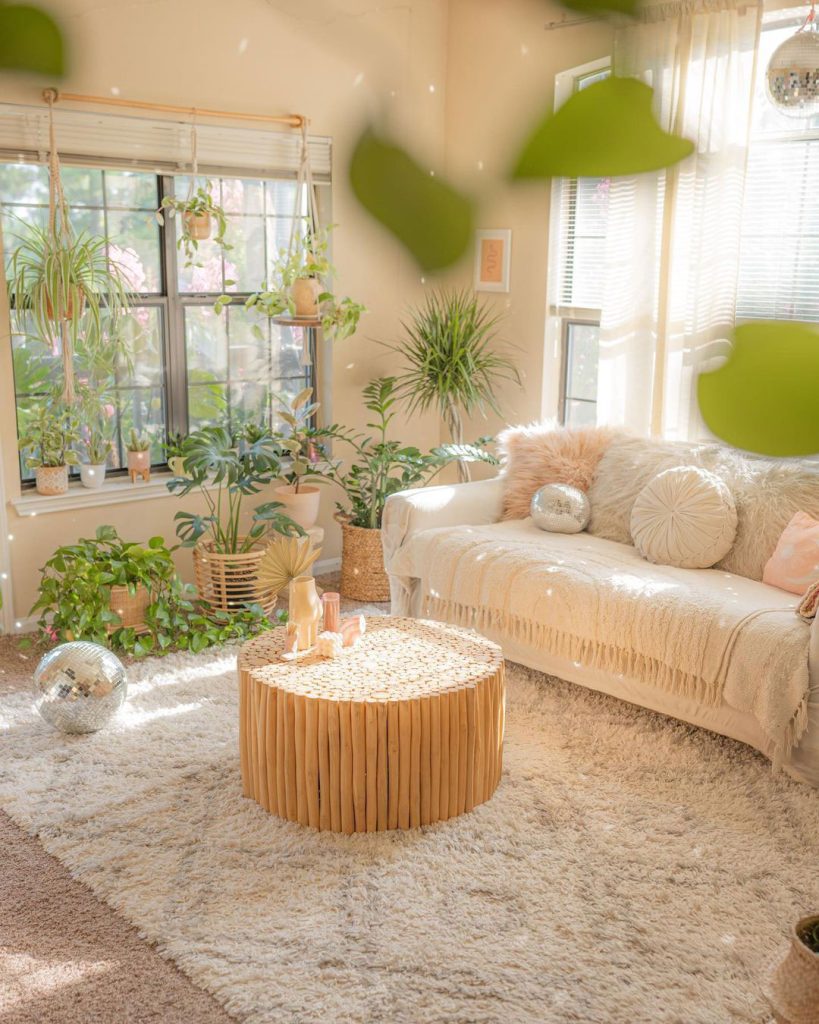 Easygoing boho living room ideas for small apartments